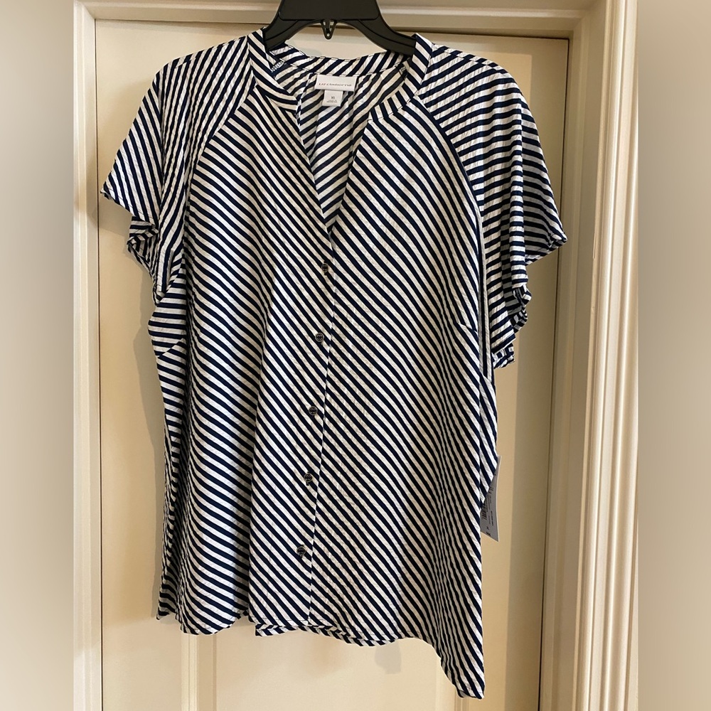NWT Liz Claiborne women’s blouse